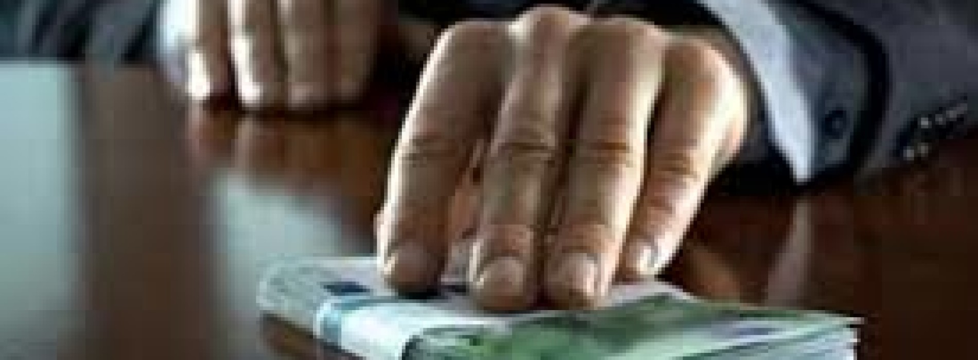 В Таразе глава управления по защите прав потребителей задержан за взятку