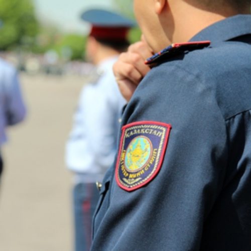 Полицейского за нарушения ПДД наказали в Уральске