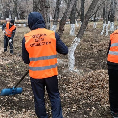 За фальшивый больничный карагандинку отправили подметать улицы